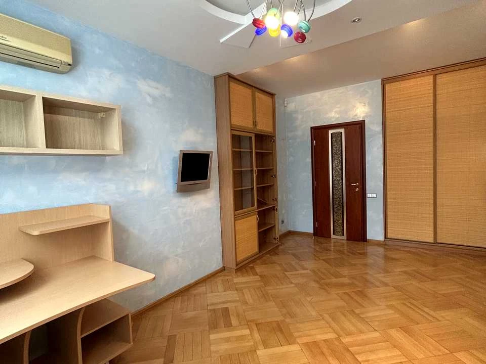 Квартира. Київ, Володимира Івасюка просп. (Героїв Сталінград