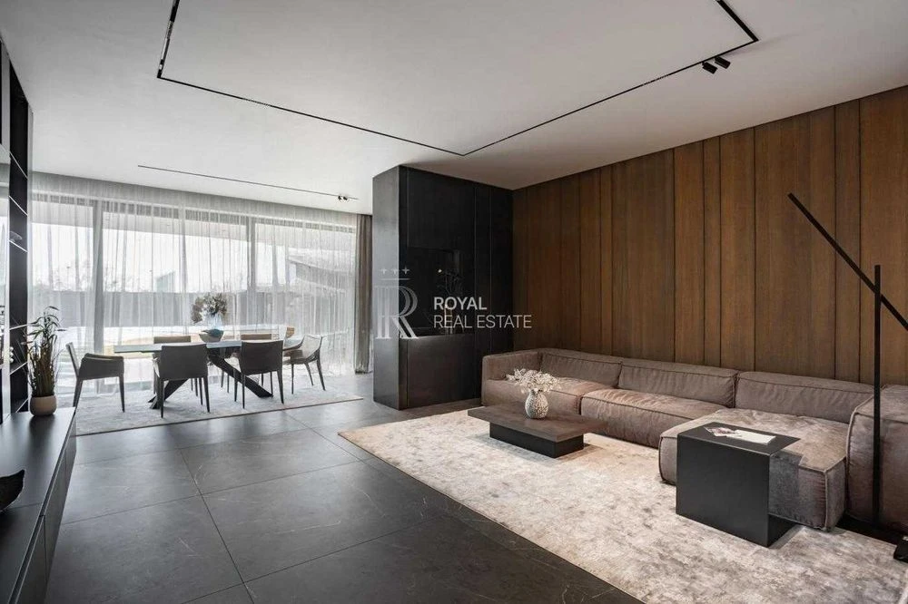 Продаж преміального котеджу 420 м² у КМ «Коник» 10 соток Гол