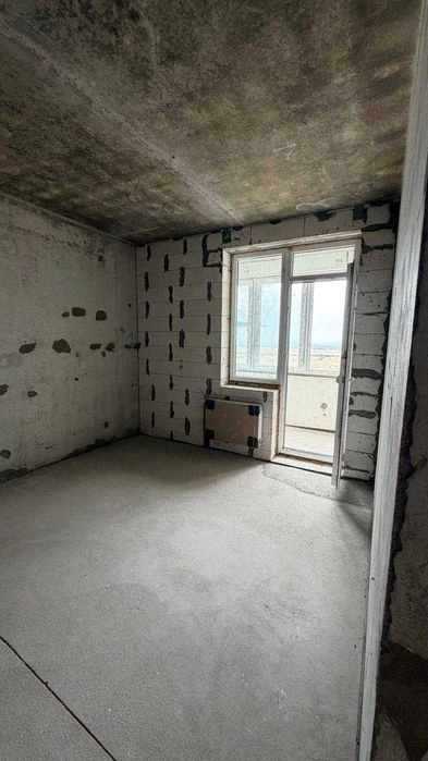 Продам 1-кімнатну квартиру 45 м2 в новобудові, вул. Варненсь