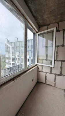 Продам 1-кімнатну квартиру 45 м2 в новобудові, вул. Варненсь
