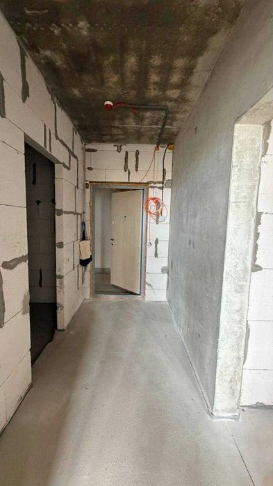 Продам 1-кімнатну квартиру 45 м2 в новобудові, вул. Варненсь