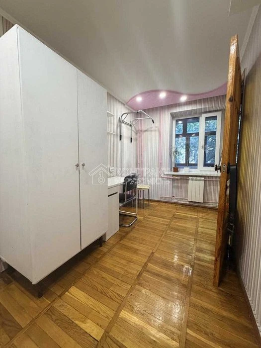 Продаж 3к квартири 58 кв. м на п. Байрона Нові Будинки