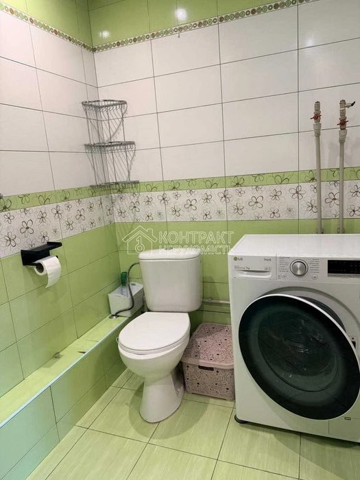 Продаж 3к квартири 58 кв. м на п. Байрона Нові Будинки