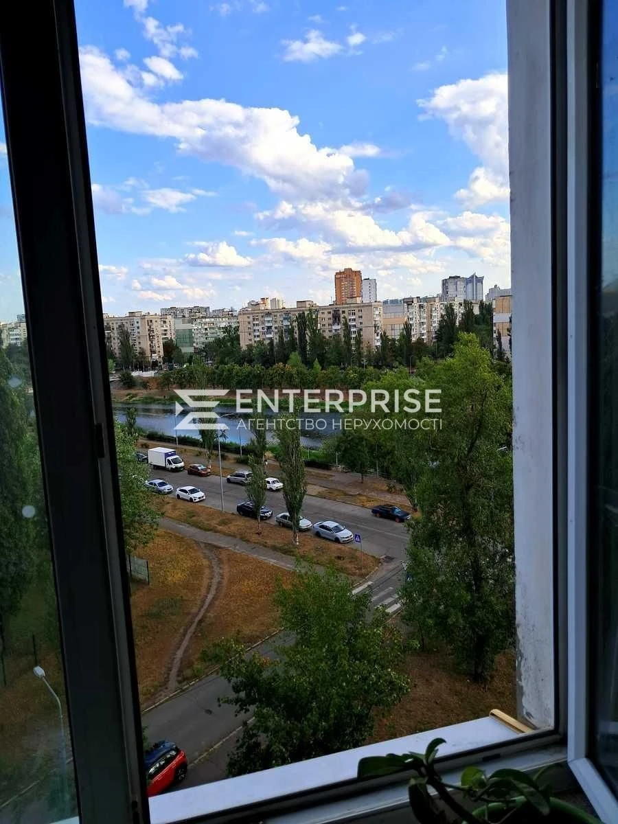 Продаж 2-к. квартири, вул. Флоренції, метро Лівобережна