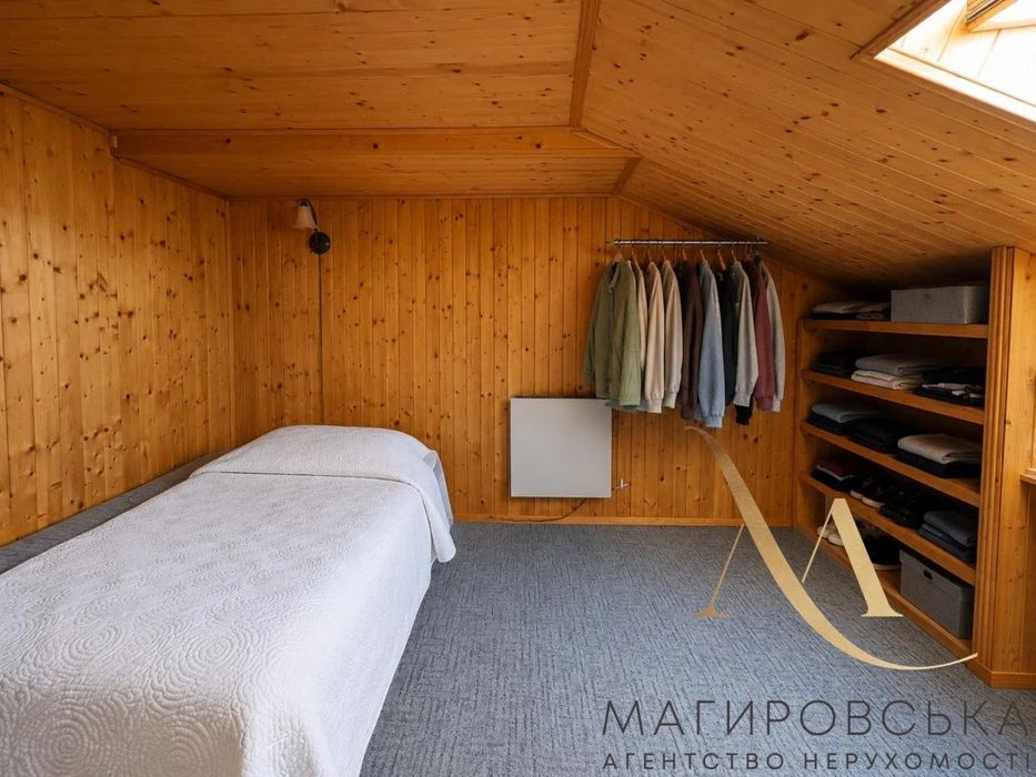 Продаж трикімнатної квартири в центрі міста з виглядом на Ви