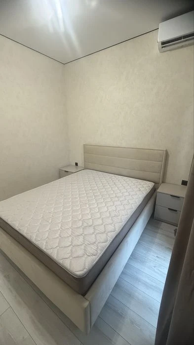 Продам 1-кімнатну квартиру з ремонтом в ЖК Золоті Стовпи!