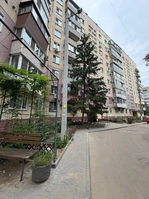 Продаж 4к квартири Лівобережний -2 Богомаза вул. 188 Г