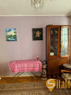 Продаж 2-х кімн. квартири вул. Запорізька ( Малий ринок) (01