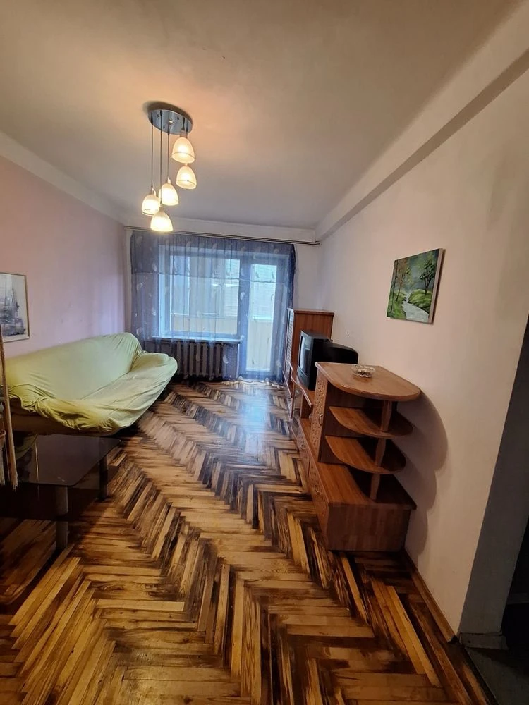Продам трикімнатну квартиру