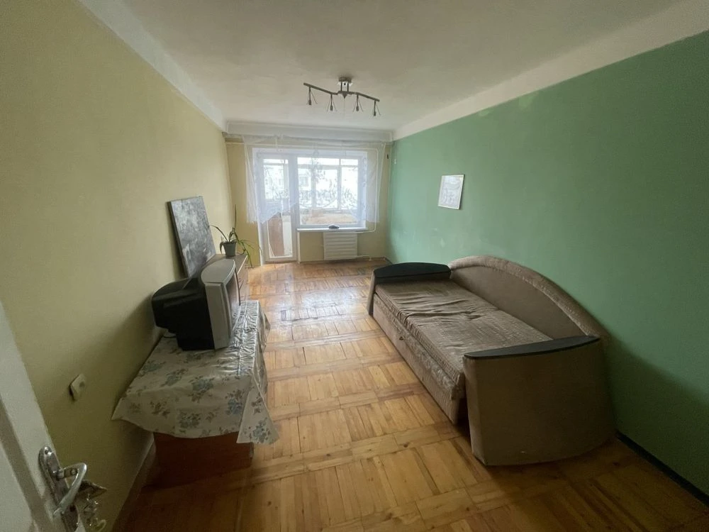 Продам трикімнатну квартиру