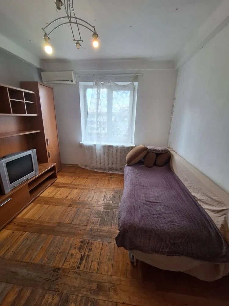 Продам трикімнатну квартиру