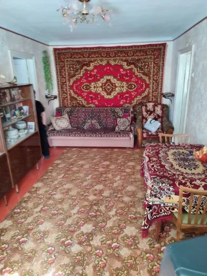 Продам 2-х кім.квартиру в Заводськом р-ні на 3 поверсі.