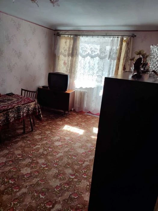 Продам 2-х кім.квартиру в Заводськом р-ні на 3 поверсі.