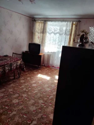 Продам 2-х кім.квартиру в Заводськом р-ні на 3 поверсі.