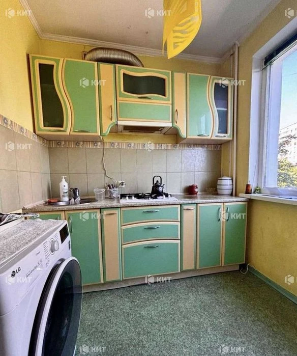 3 rooms, 65 sq. m., Saltovka, 605 m., Academician Pavlova metro station, Solnechnaya