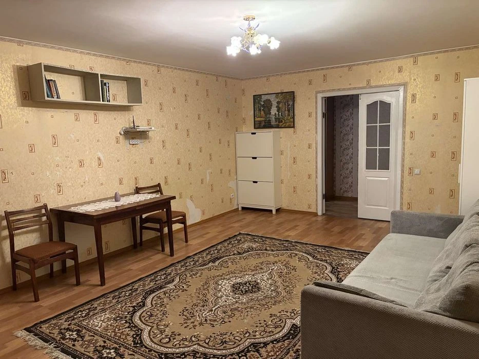 Продам трехкомнатную квартиру в хорошем доме.