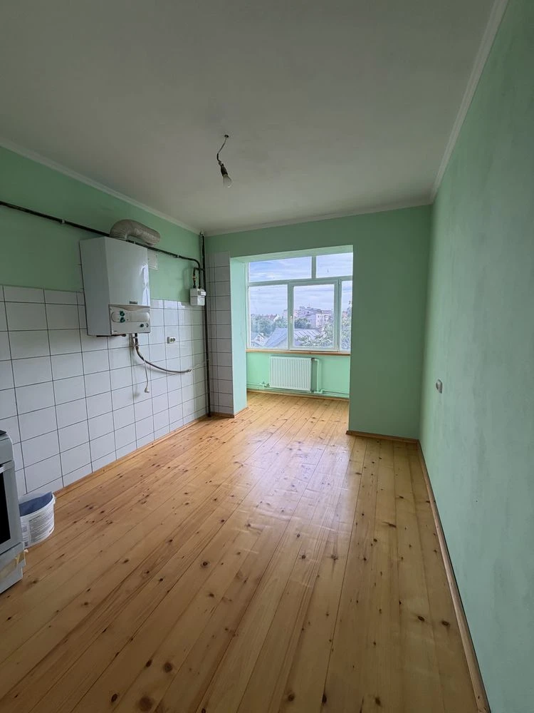 Продаю 1 кімнатну квартиру в гарному районі міста
