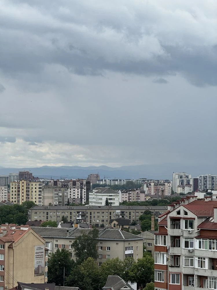 Продається простора квартира великої площі в ЖК «Княгинин» з