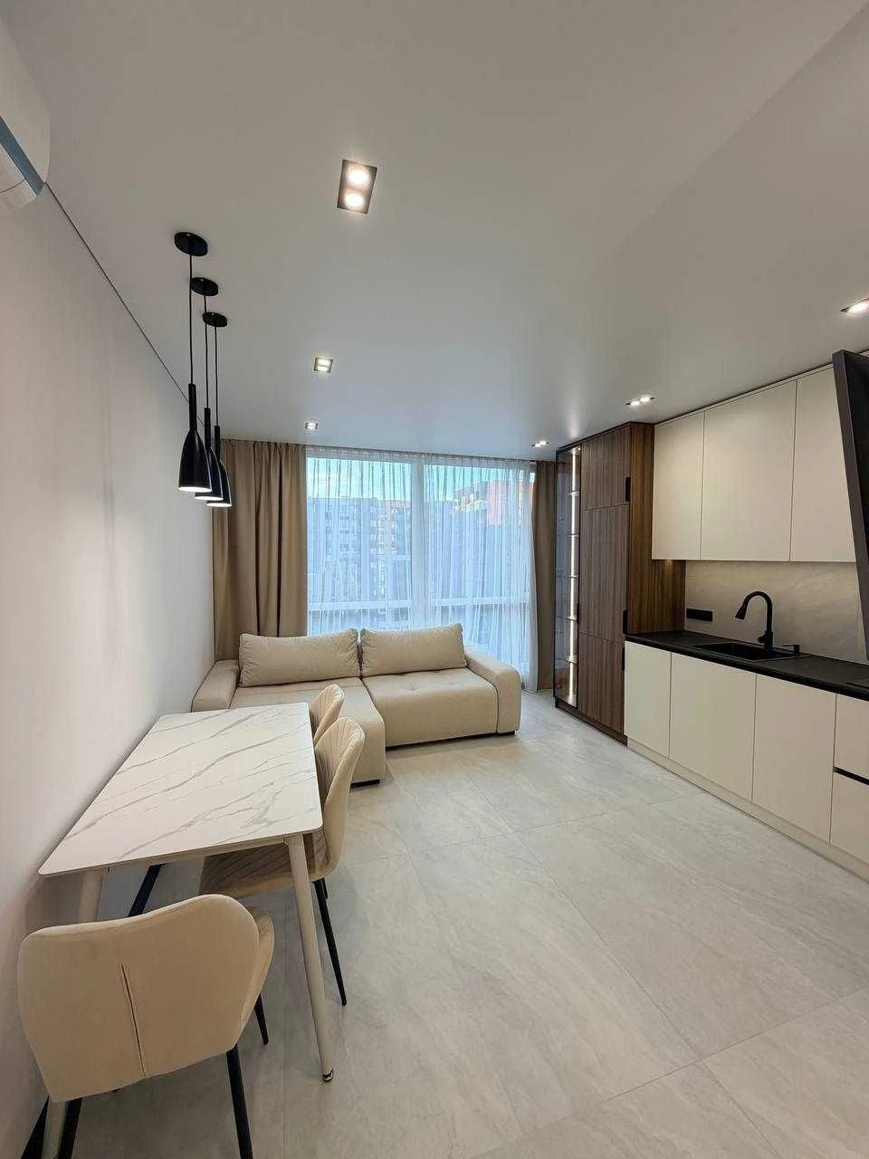 Продаж 1-кімнатної квартири в ЖК "Central Park"
