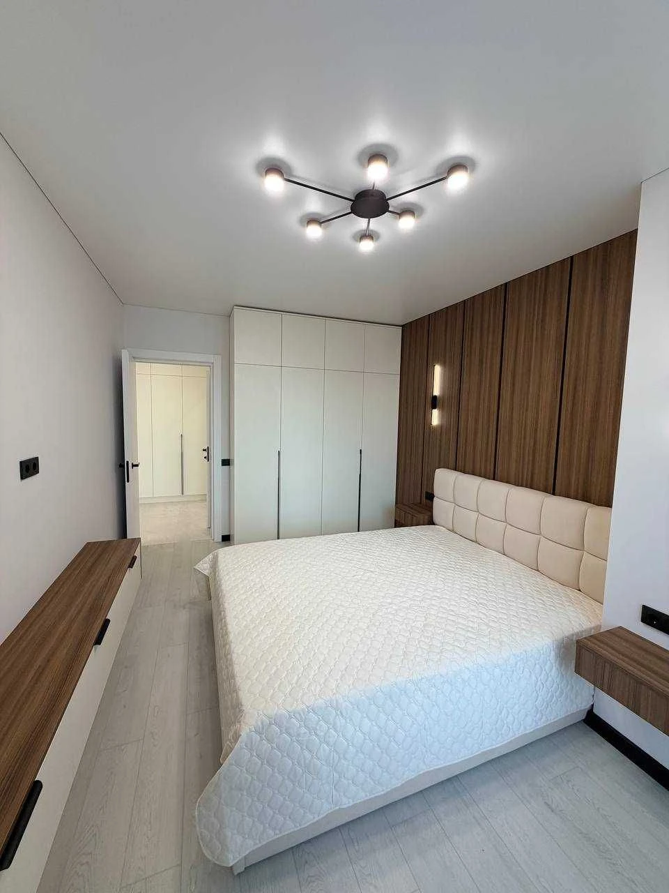 Продаж 1-кімнатної квартири в ЖК "Central Park"