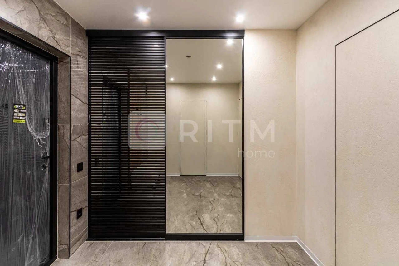 Продаж 1-к. квартири з дизайнерським ремонтом у ЖК Manhattan