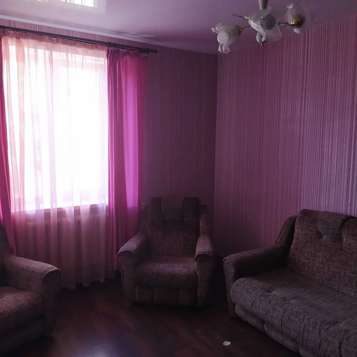 Продам 4-х кімнатну квартиру в центрі з індивідуальним опале