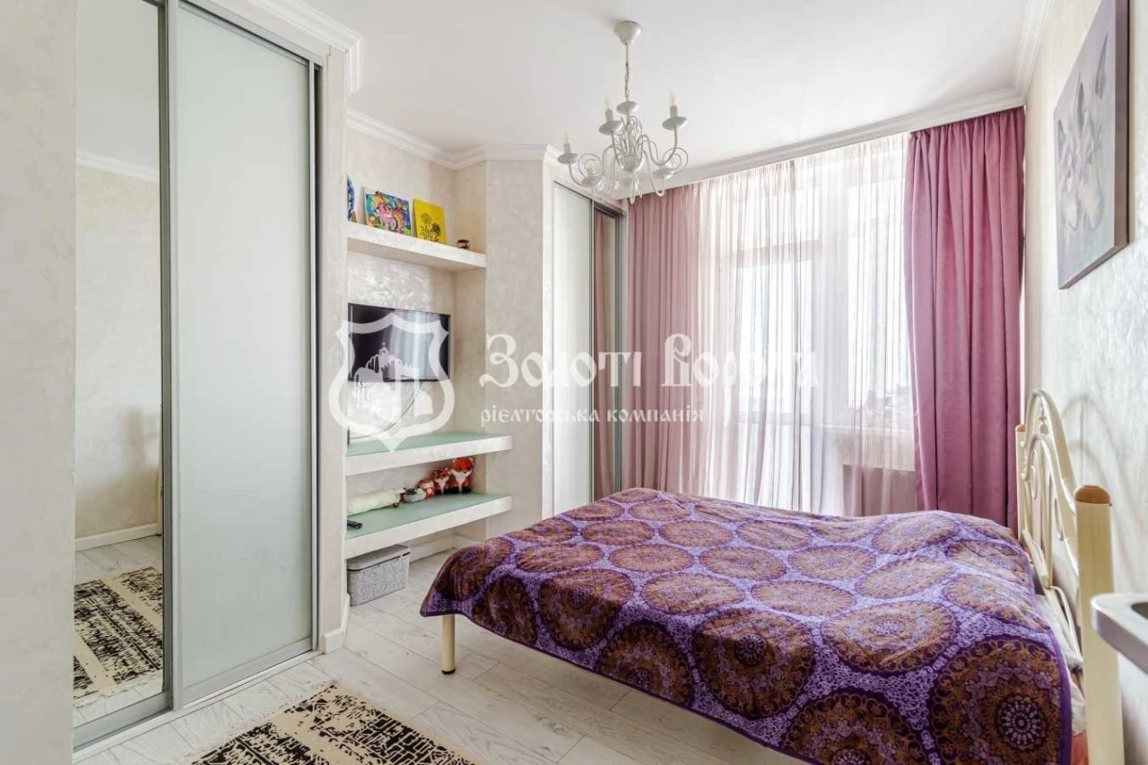 Sale of 1-room apartment 40.3 m², Vladimira Naumovych str