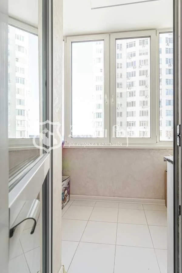 Sale of 1-room apartment 40.3 m², Vladimira Naumovych str
