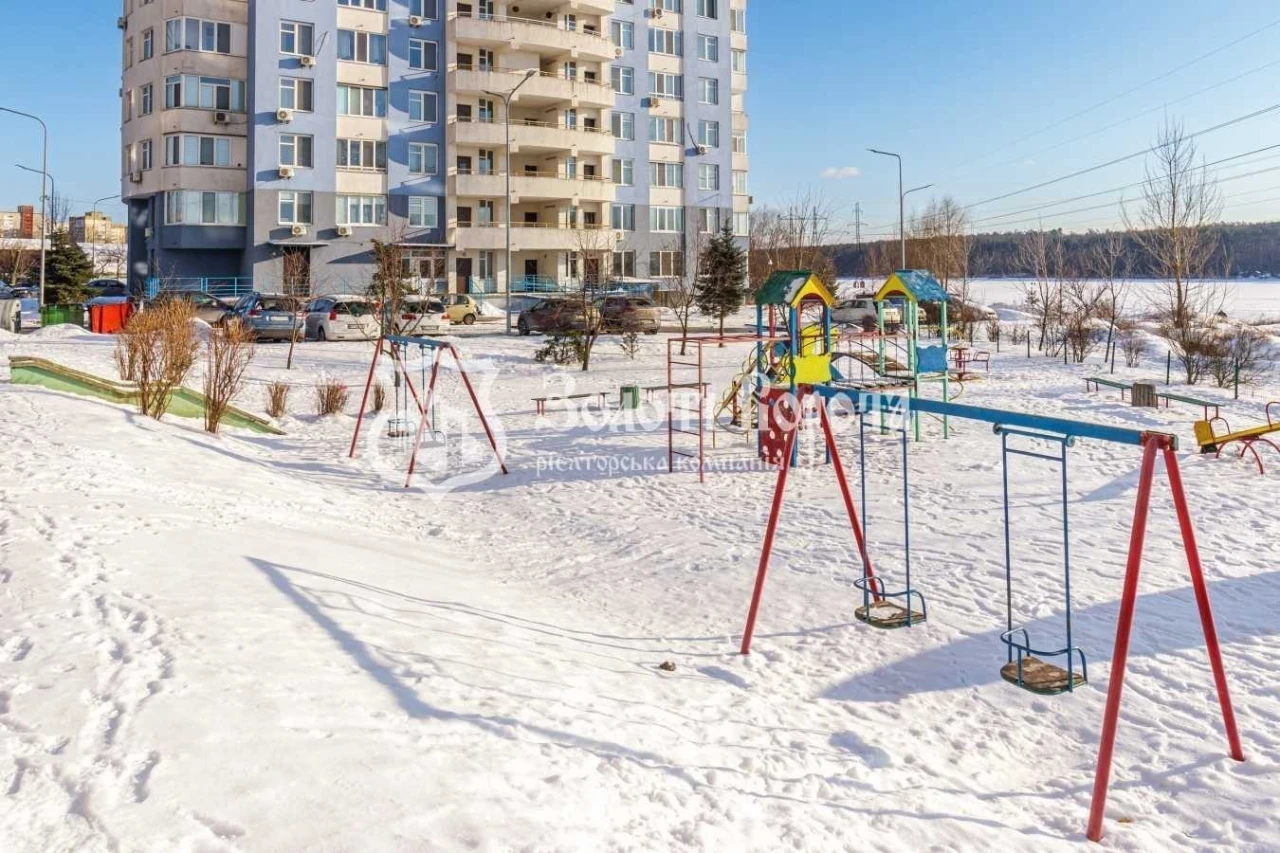 Sale of 1-room apartment 40.3 m², Vladimira Naumovych str