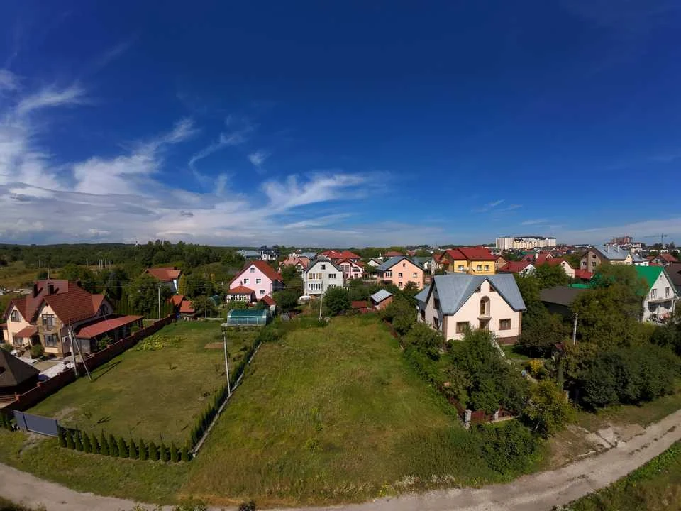 Ділянка. Івано-Франківськ, вул. Івана Курівця 16