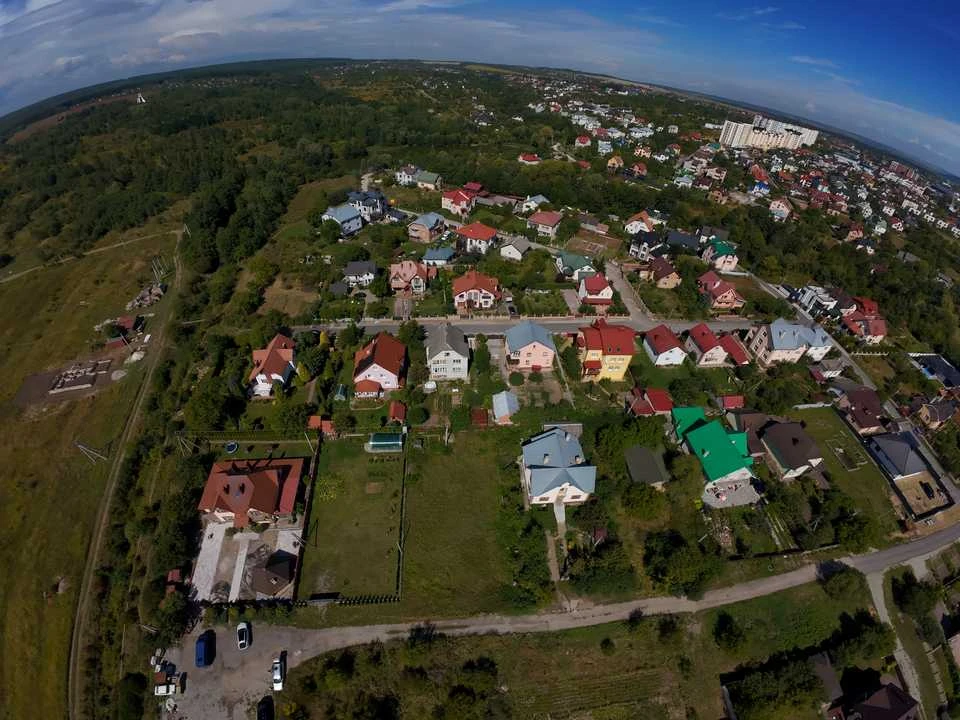 Ділянка. Івано-Франківськ, вул. Івана Курівця 16