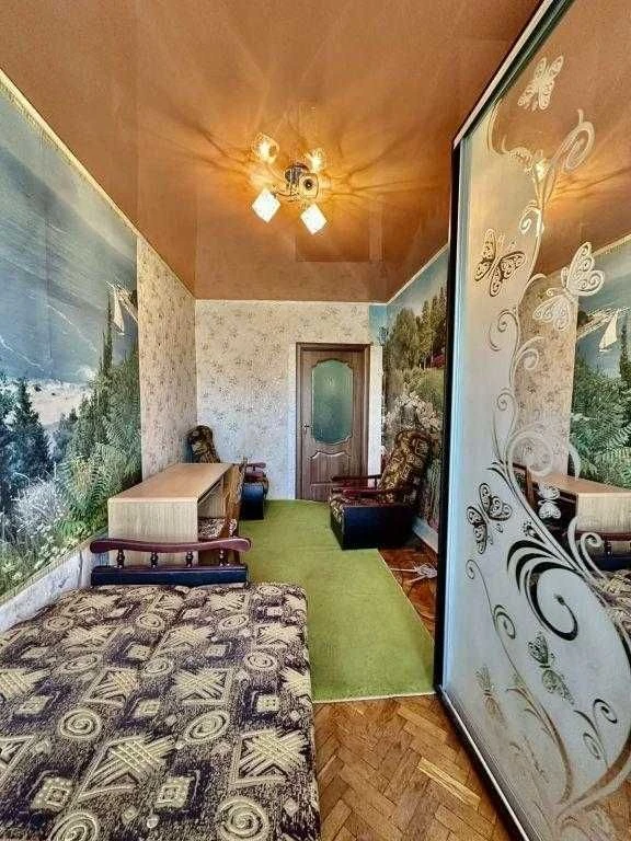 Центр. У продажу 2-х кімнатна квартира