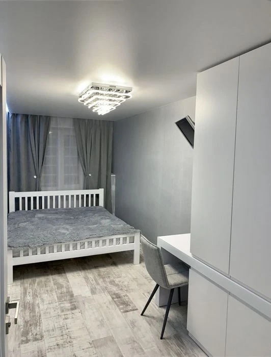 Selling a 2-room apartment in the Botanical Garden. Otakara Yarosha, Center, Sarzhin.