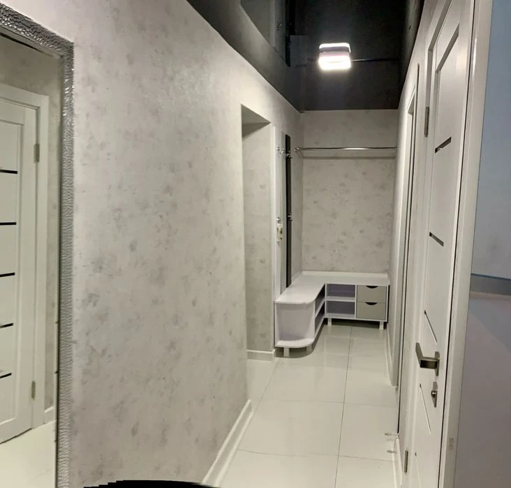 Selling a 2-room apartment in the Botanical Garden. Otakara Yarosha, Center, Sarzhin.