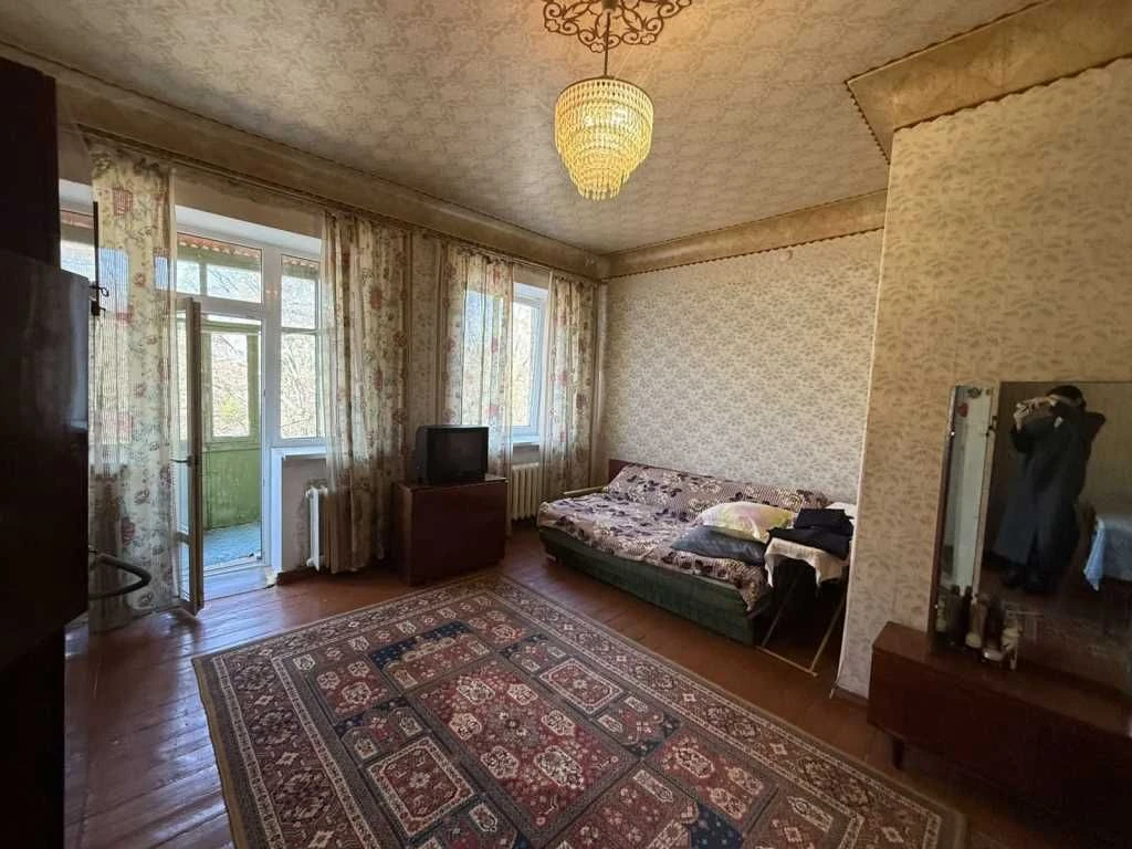 Продаж 3 кімнатної квартири в центрі міста. Світло не вимика