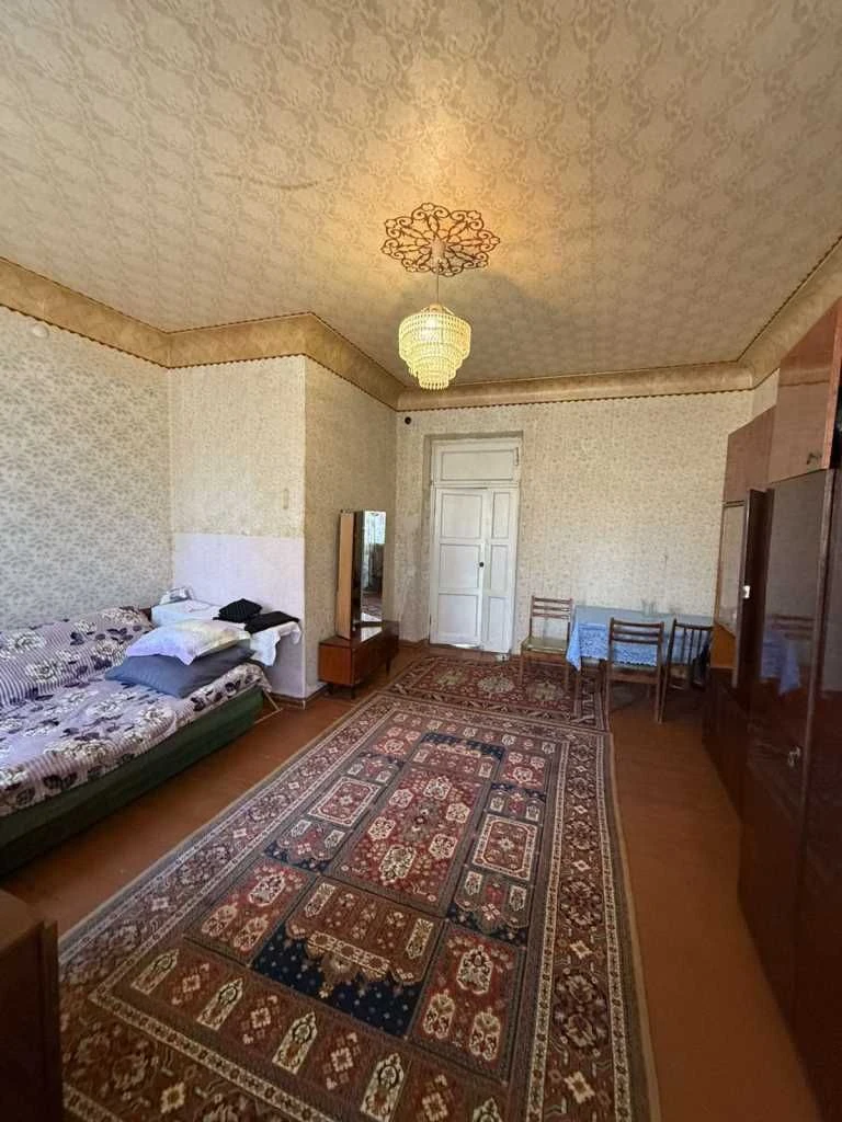 Продаж 3 кімнатної квартири в центрі міста. Світло не вимика