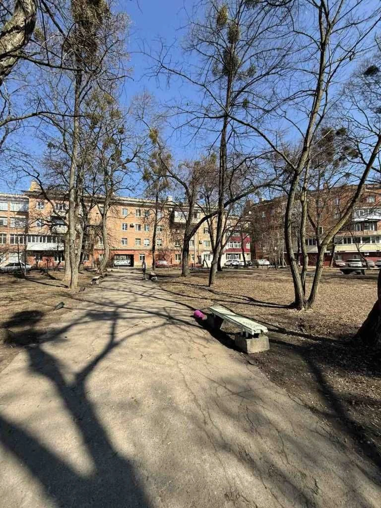 Продаж 3 кімнатної квартири в центрі міста. Світло не вимика