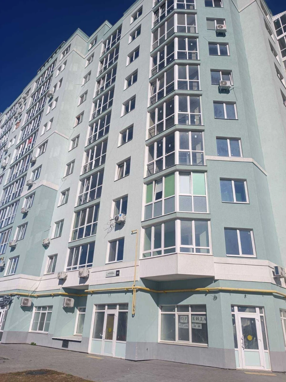 Простора однокімнатна квартира в новобудові. Мотель