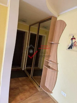 Продам 3-х кімнатну квартиру покращеного планування Інститут