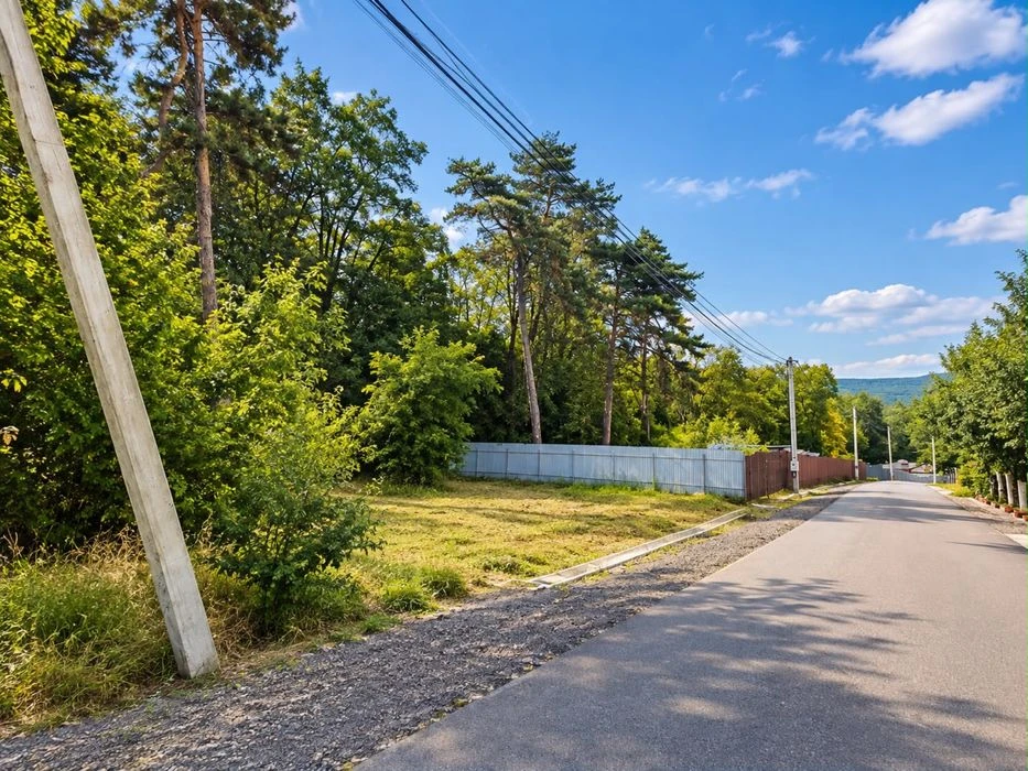 Продаж земельної ділянки під будівництво