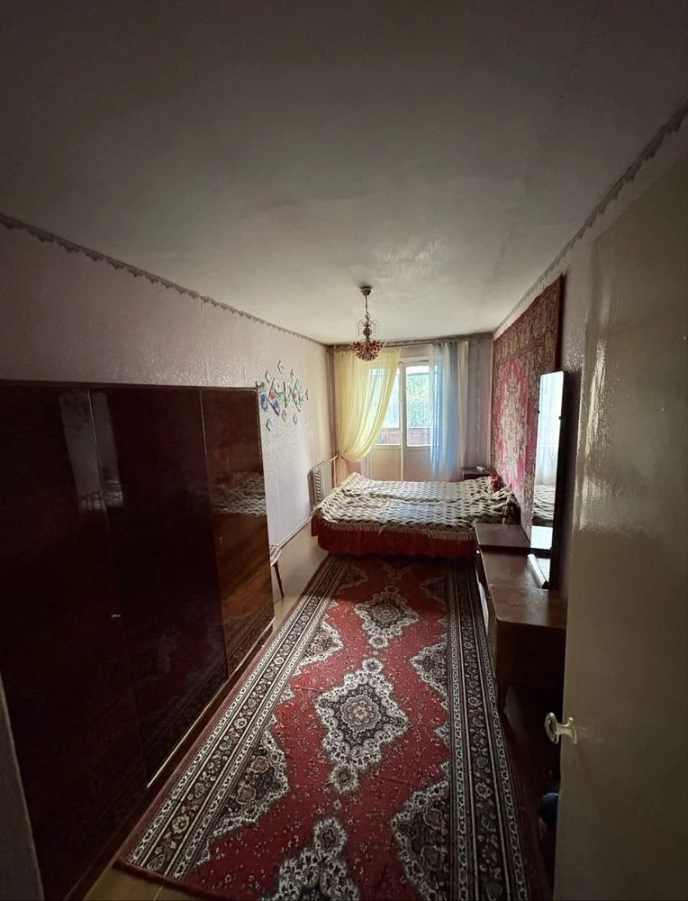 2 кімнатна по вул. Зарічанська