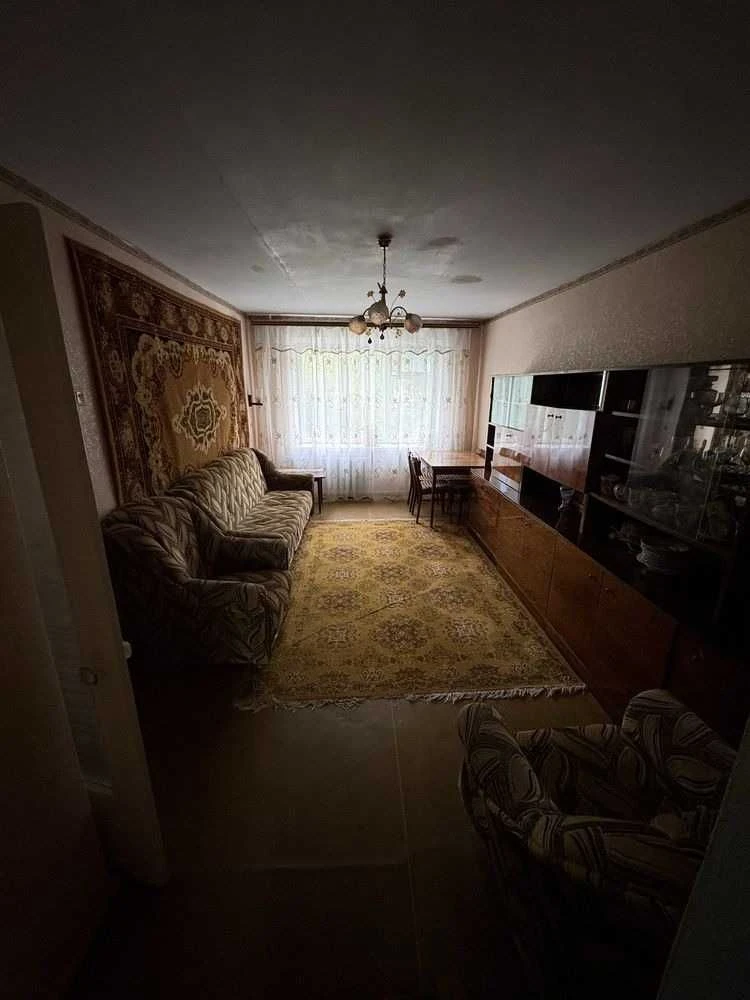 2-кімнатна квартира на Виставці, вул. Зарічанська — 44,8 м²,