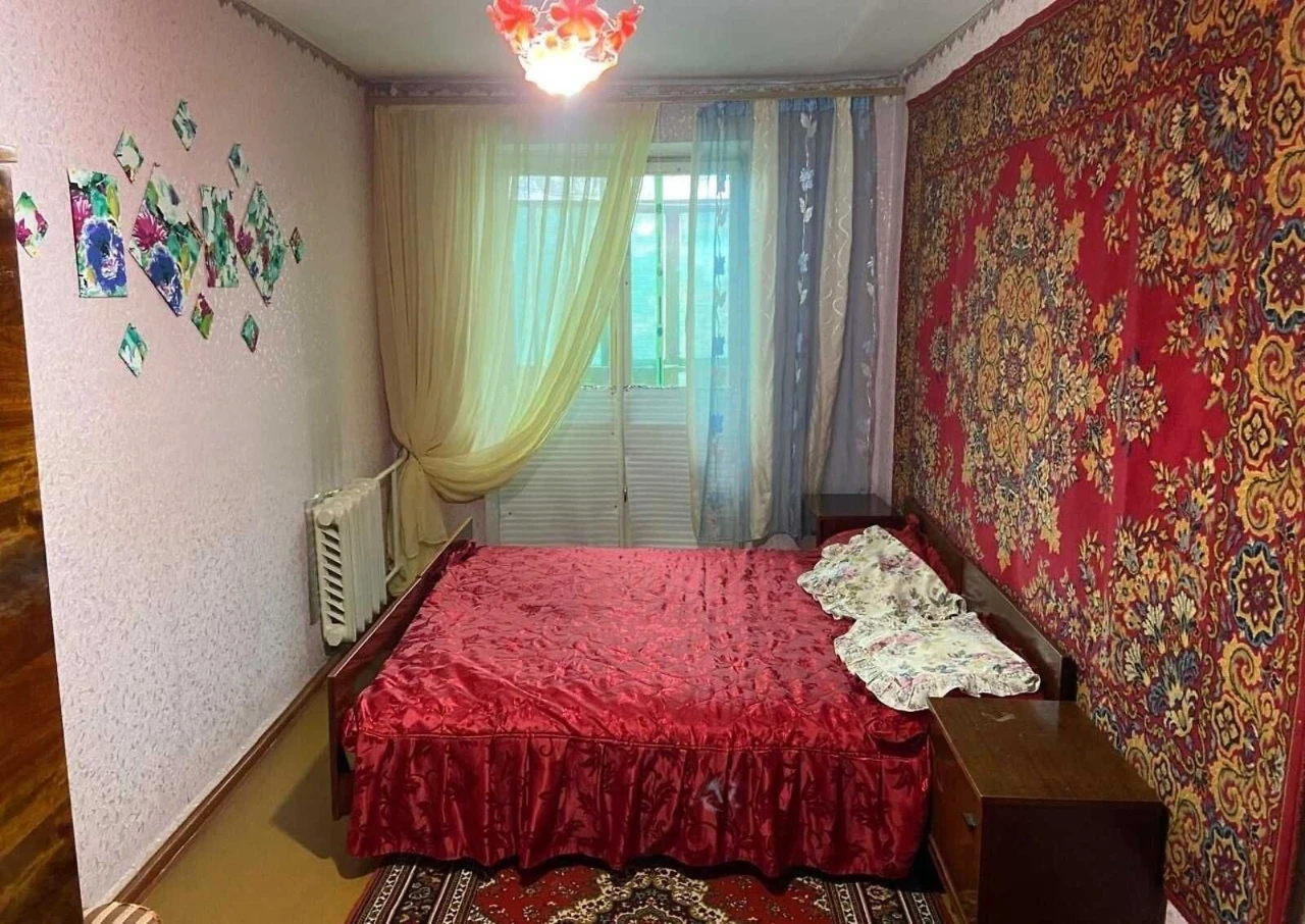 2-кімнатна квартира на Виставці, вул. Зарічанська — 44,8 м²,
