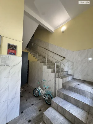 Продаж Квартира Озерна