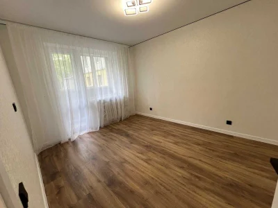 Продаж 3-кімнатної квартири в Гречанах