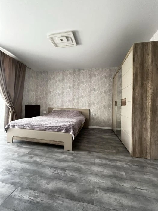 Продам 1 кім квартиру з ремонтом Озерна