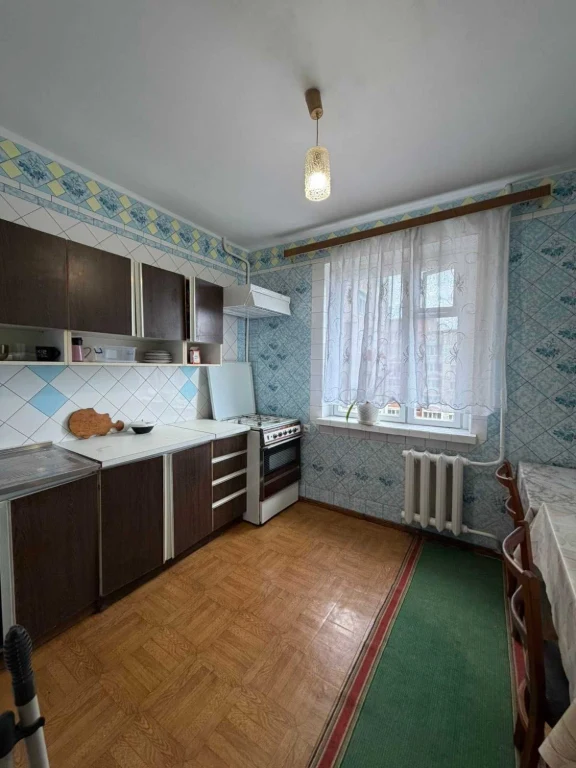 Смаколик поруч з парком на бл Гречанах! Майже центр