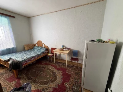 Терміновий продаж 2к кімнати в гуртожитку .