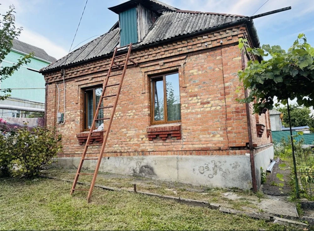 Цегляний будинок