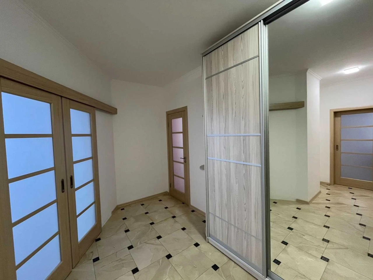 46149 Продаж 2к квартири в новобудові , гарний стан , програ